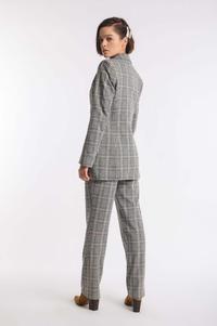 Checked Camel Blazer in Elongated Fashion