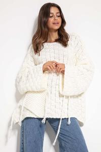 Oversize sweater with a sewn-on pocket and fringes - Ecru