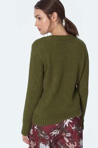Plain sweater with a round neckline - green