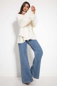 Oversize sweater with a sewn-on pocket and fringes - Ecru